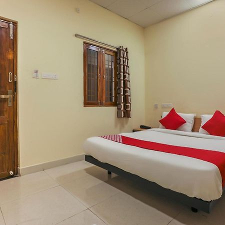 Hotel O Om Sakthi Hotel Pondicherry Exteriör bild
