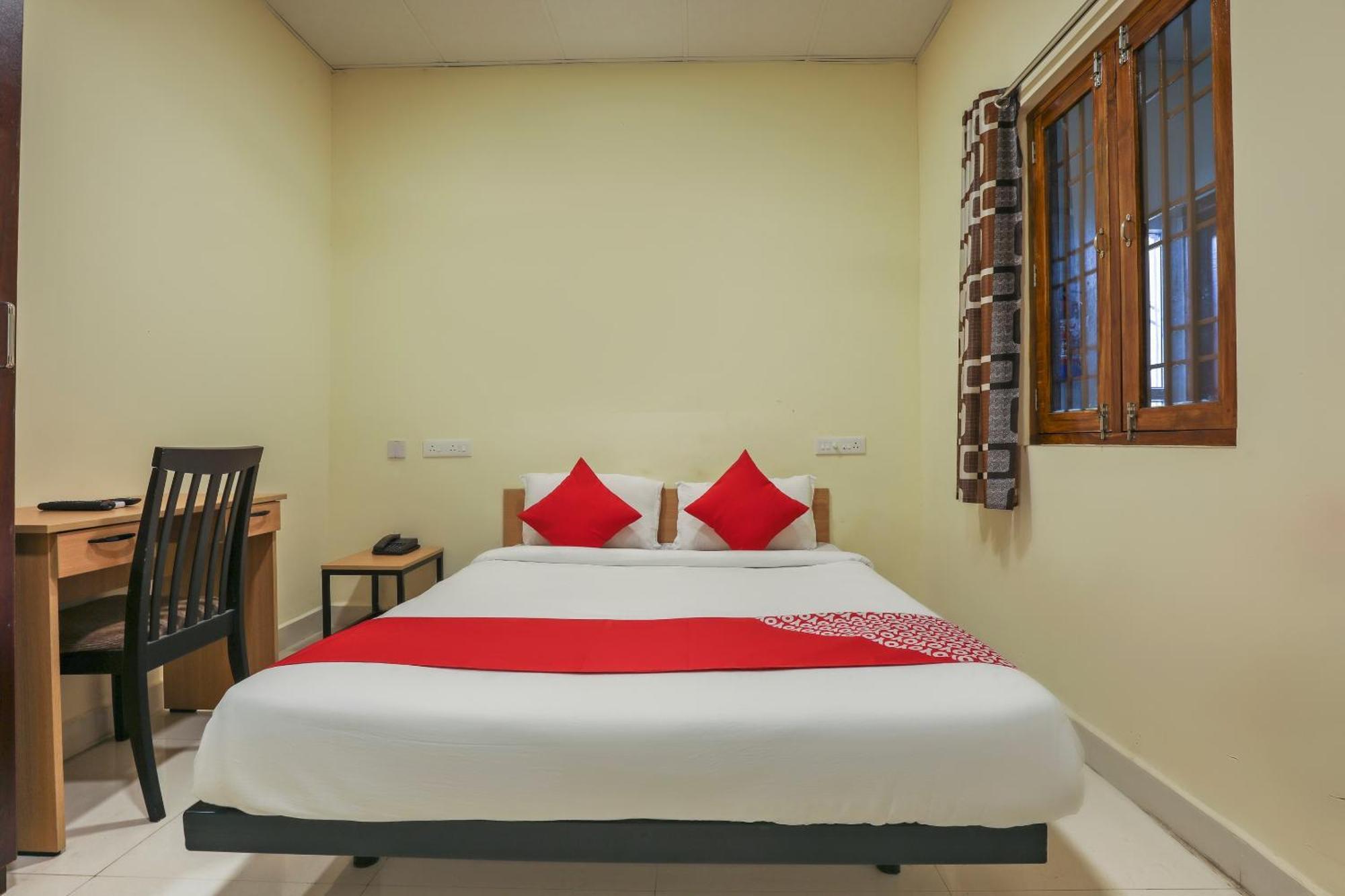 Hotel O Om Sakthi Hotel Pondicherry Exteriör bild