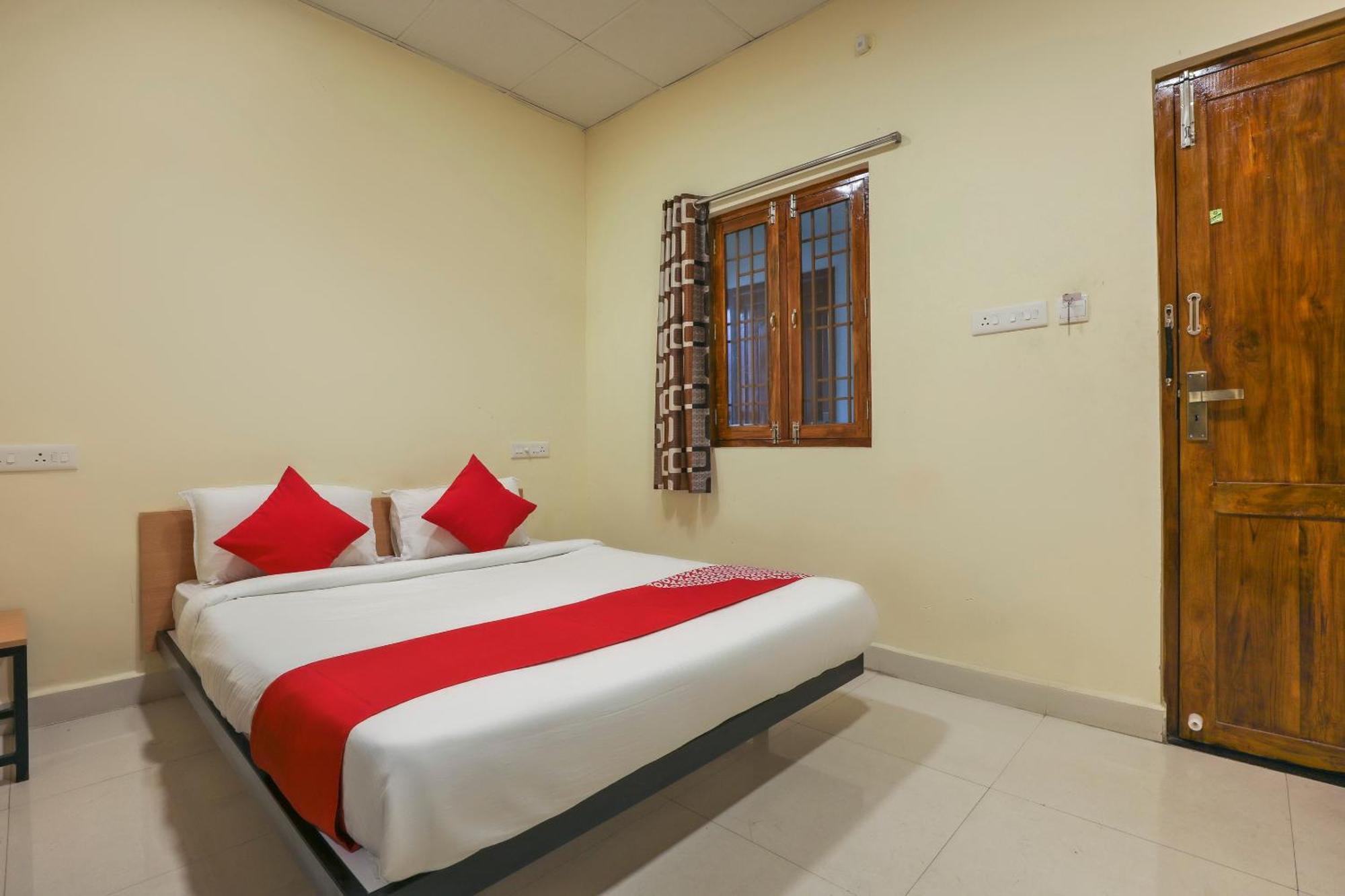 Hotel O Om Sakthi Hotel Pondicherry Exteriör bild