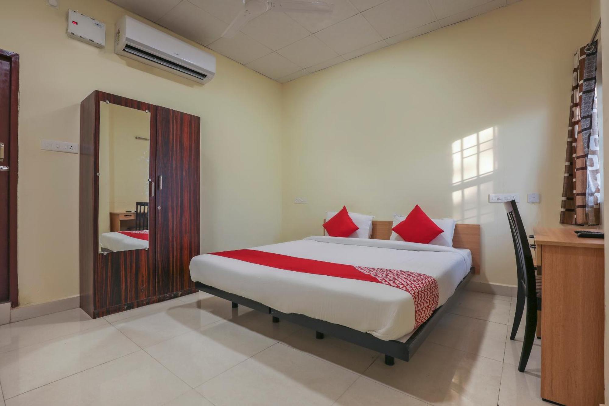 Hotel O Om Sakthi Hotel Pondicherry Exteriör bild