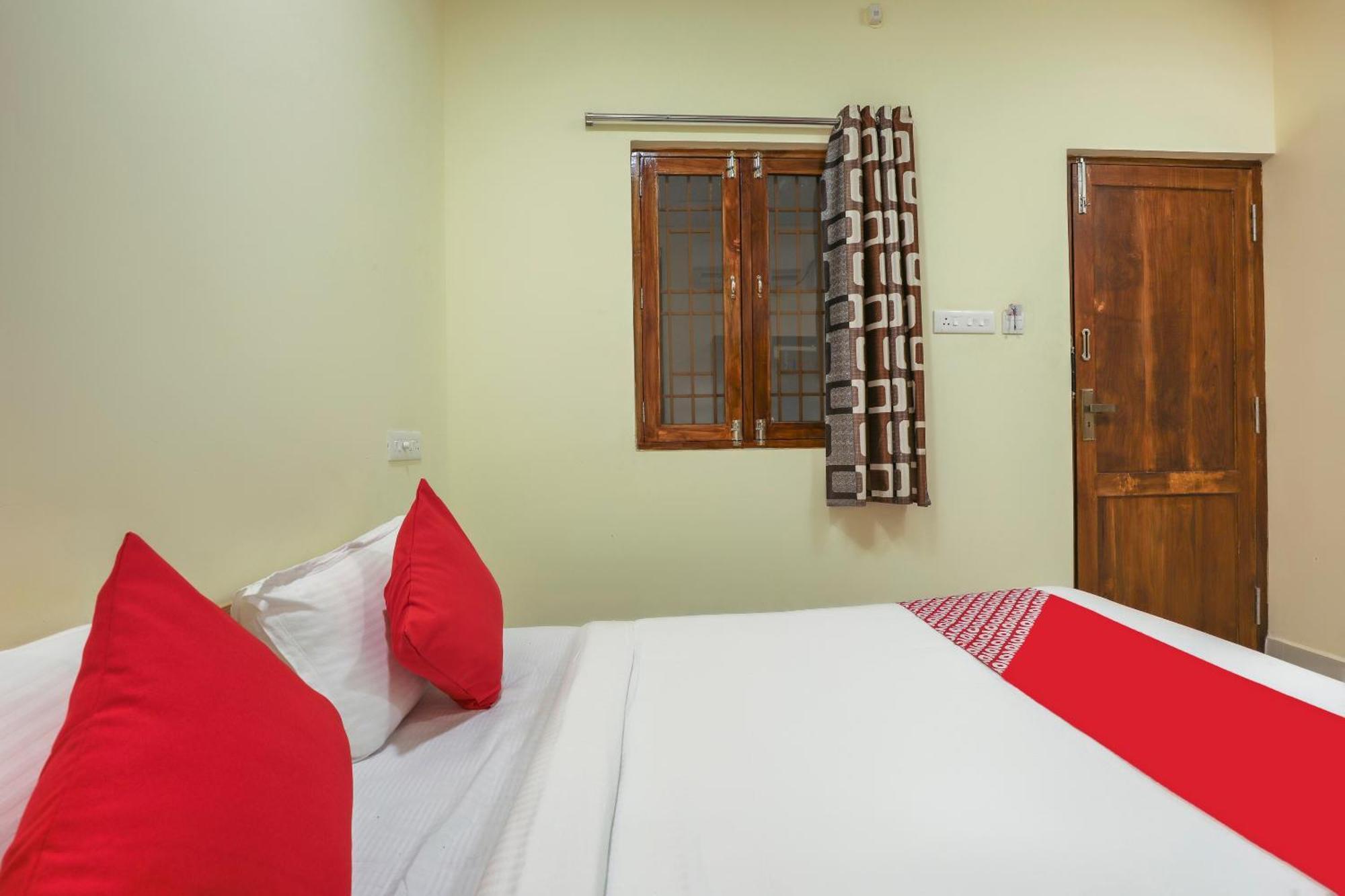 Hotel O Om Sakthi Hotel Pondicherry Exteriör bild