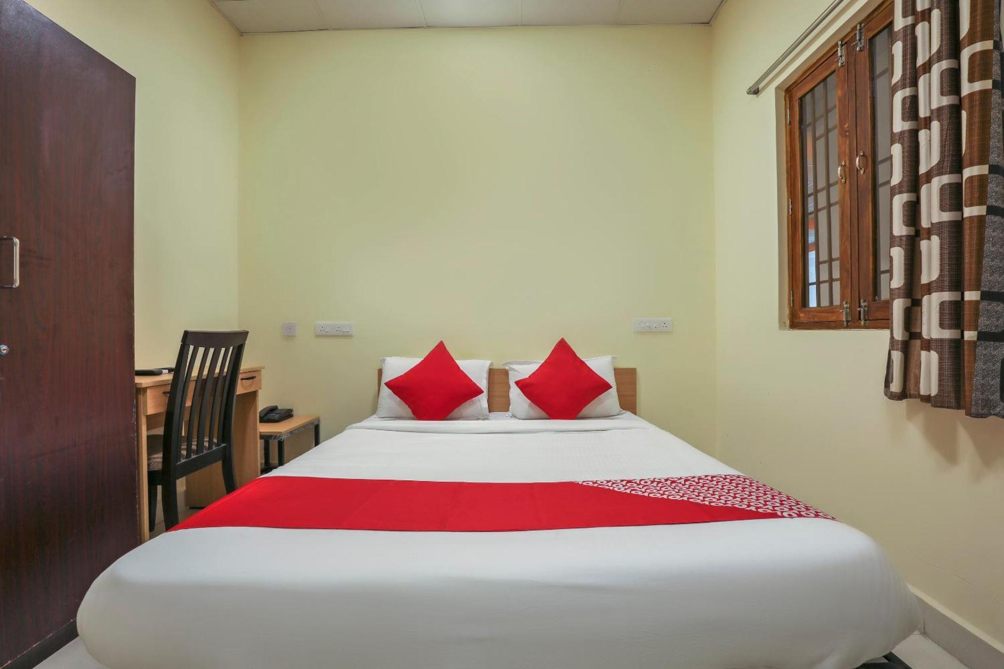 Hotel O Om Sakthi Hotel Pondicherry Exteriör bild